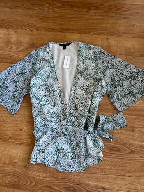 NWT Banana Republic Green White Floral Wrap Top XS